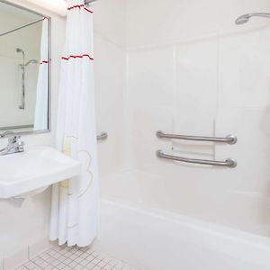 Queen Room Accessible Tub Accessible or Non Smoking